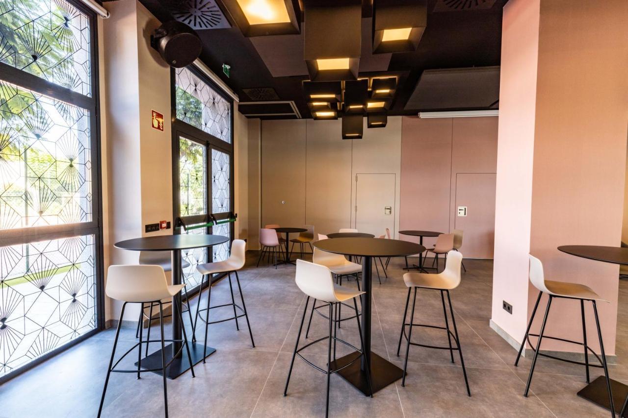 Villa Alojamiento Y Congresos - Villa Universitaria San Vicente Raspeig Εξωτερικό φωτογραφία