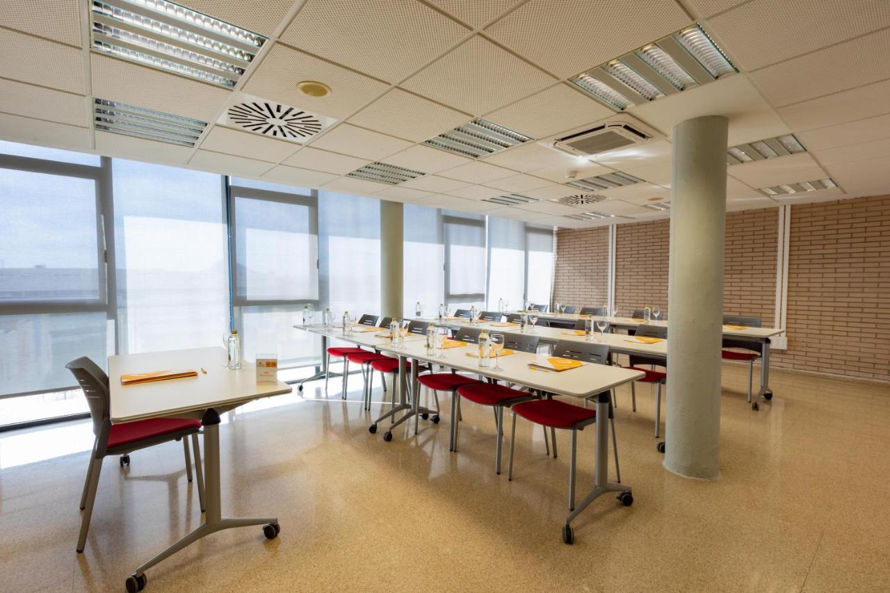 Villa Alojamiento Y Congresos - Villa Universitaria San Vicente Raspeig Εξωτερικό φωτογραφία