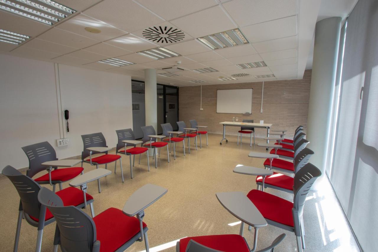 Villa Alojamiento Y Congresos - Villa Universitaria San Vicente Raspeig Εξωτερικό φωτογραφία